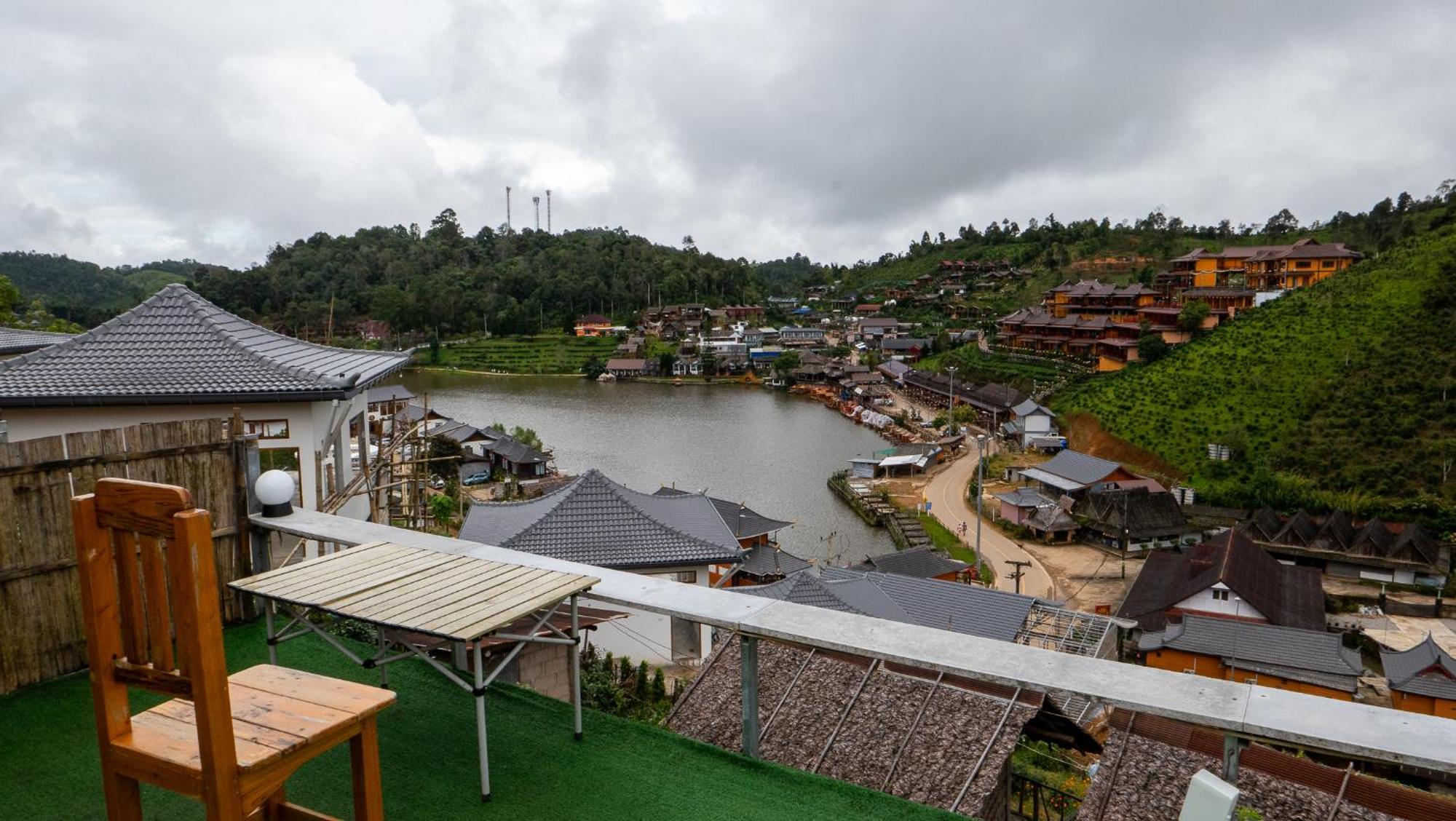 รักไทยโฮมสเตย์ Ban Rak Thai Exteriér fotografie
